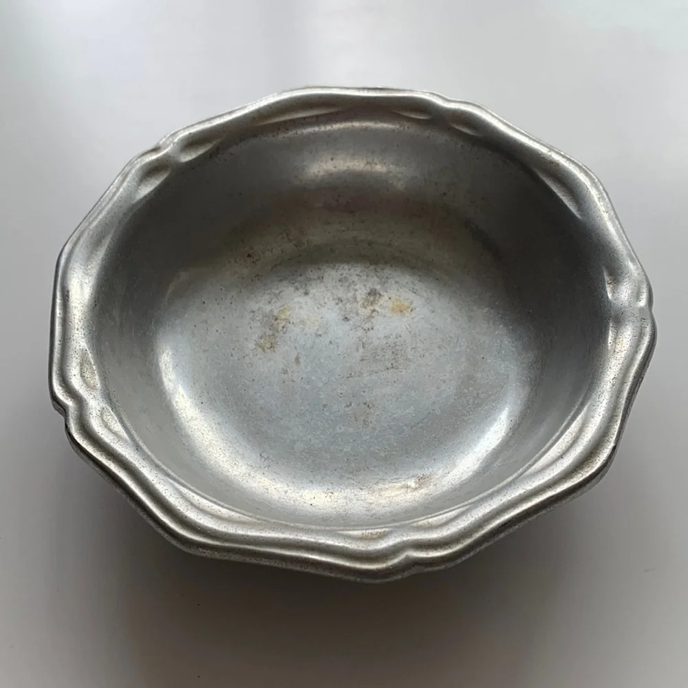 Vintage RWP Wilton Mount Joy PA Ruffled Pewter Bowl